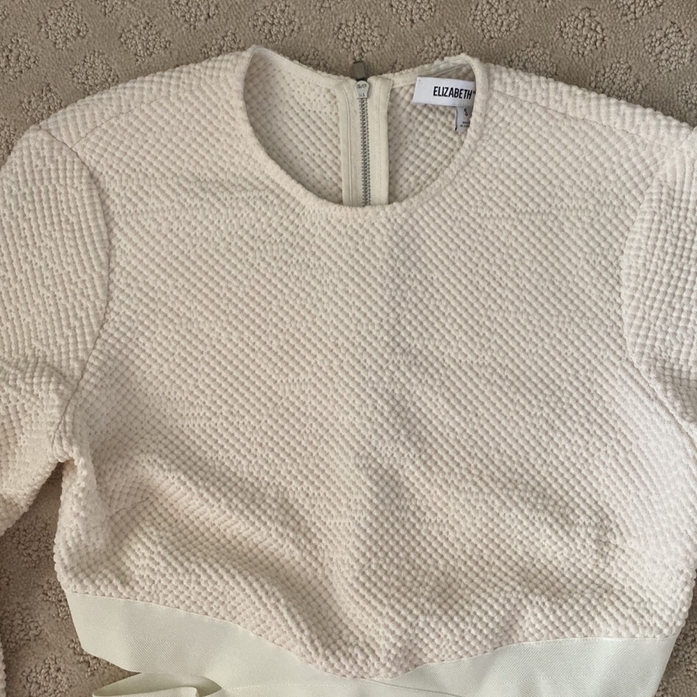 Elizabeth and James Crop Top - Picture 2 of 6